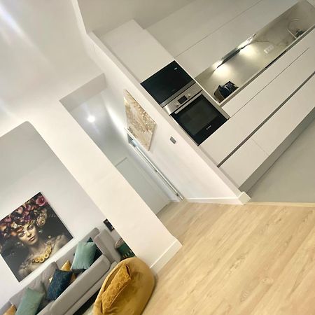Barcelona Chic Apartments- Free Parking - 10 Min From Bcn City Centre By Metro Extérieur photo