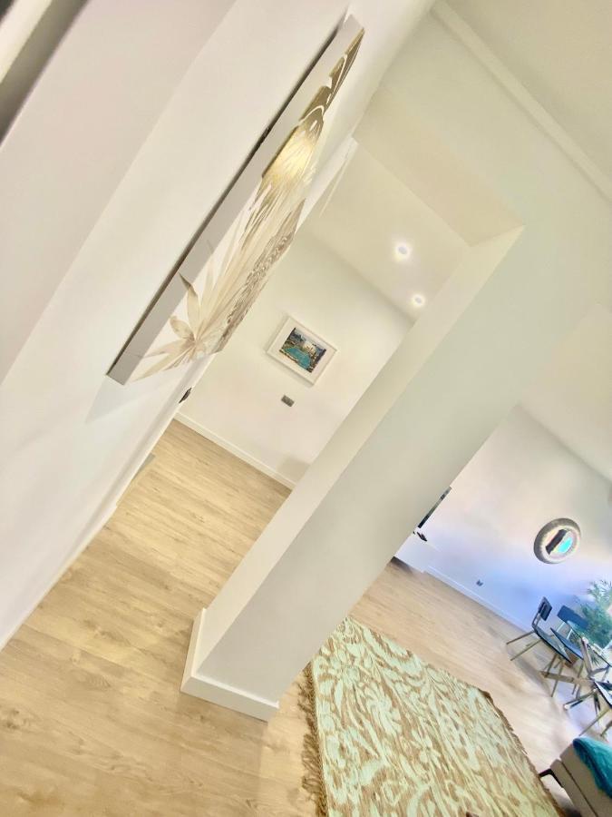 Barcelona Chic Apartments- Free Parking - 10 Min From Bcn City Centre By Metro Extérieur photo