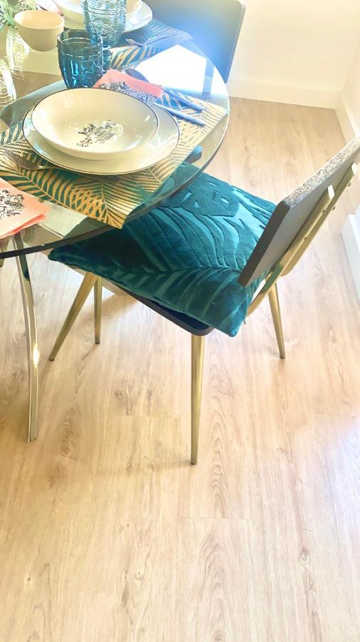 Barcelona Chic Apartments- Free Parking - 10 Min From Bcn City Centre By Metro Extérieur photo