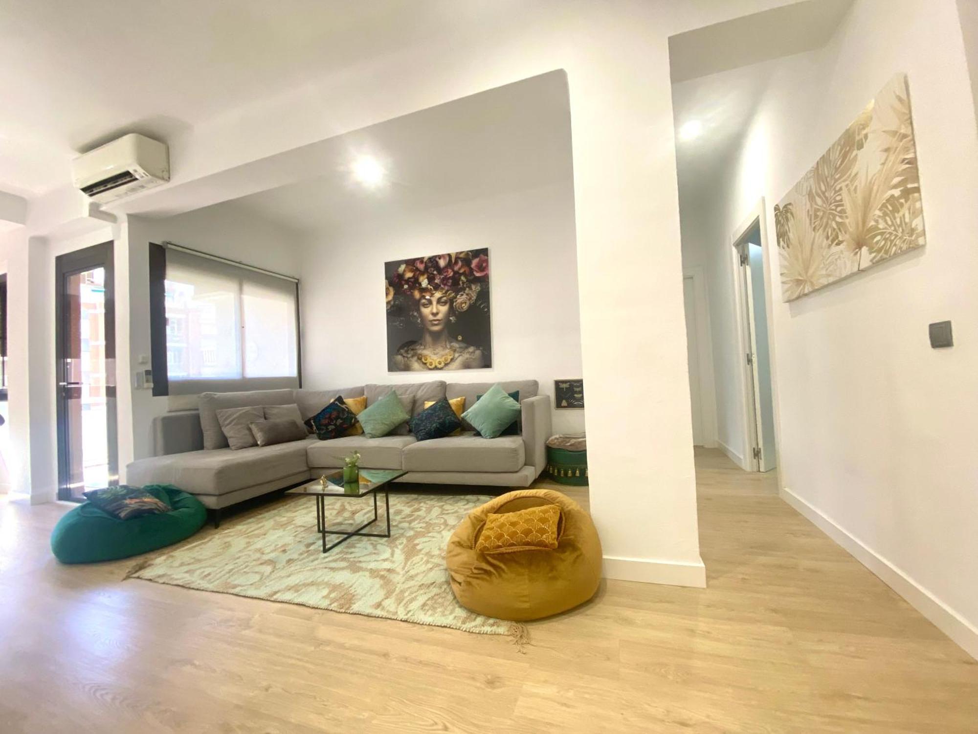 Barcelona Chic Apartments- Free Parking - 10 Min From Bcn City Centre By Metro Extérieur photo